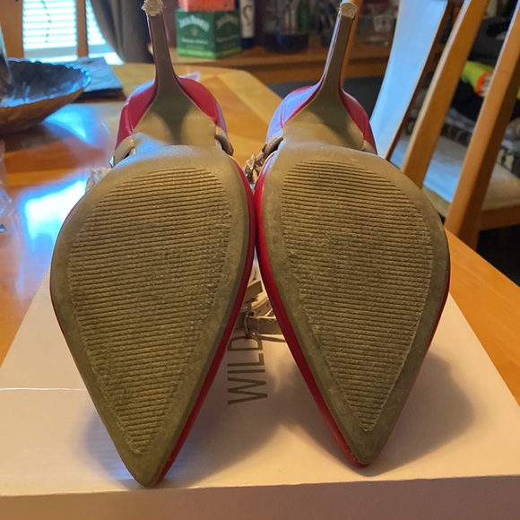 Fashion Designed Pumps/Heels - Picture 4 of 5